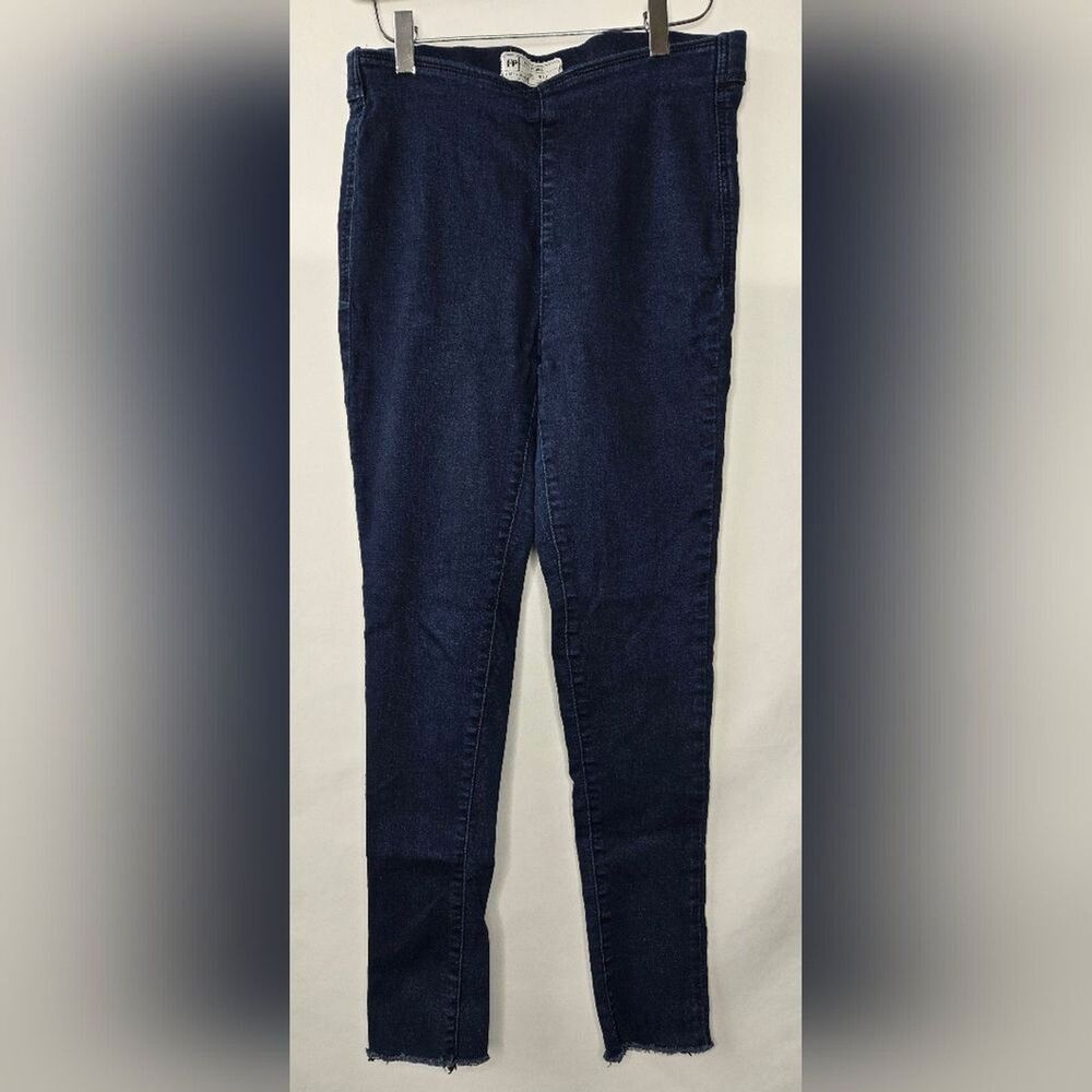 Free People Women's Pull-on Stretch Blue Jeans Distressed Hems Size 28